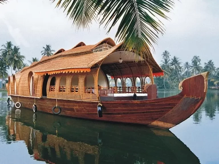 4 Days 3 Nights Kerala Blackwater Tour